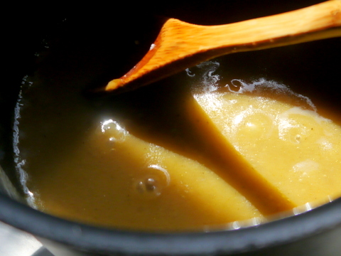 cómo espesar una salsa con maicena