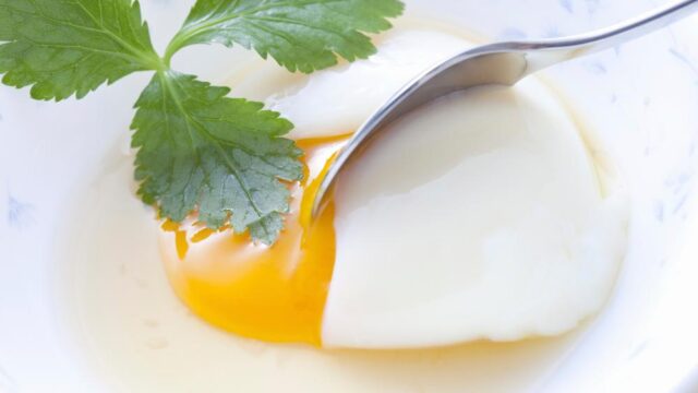 cómo hacer huevo escalfado