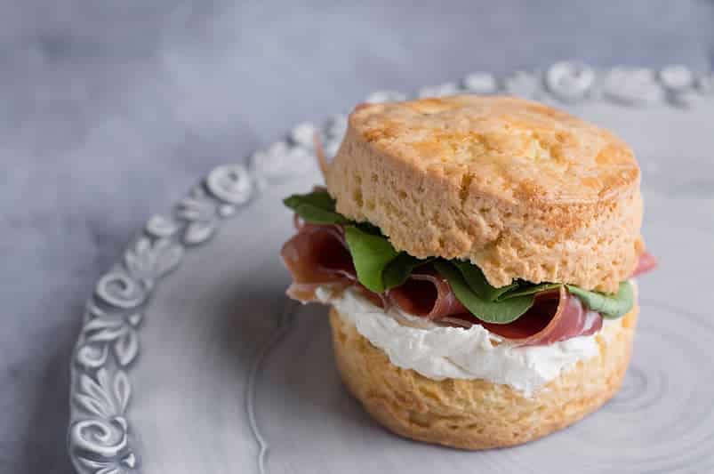 scones rellenos con jamon