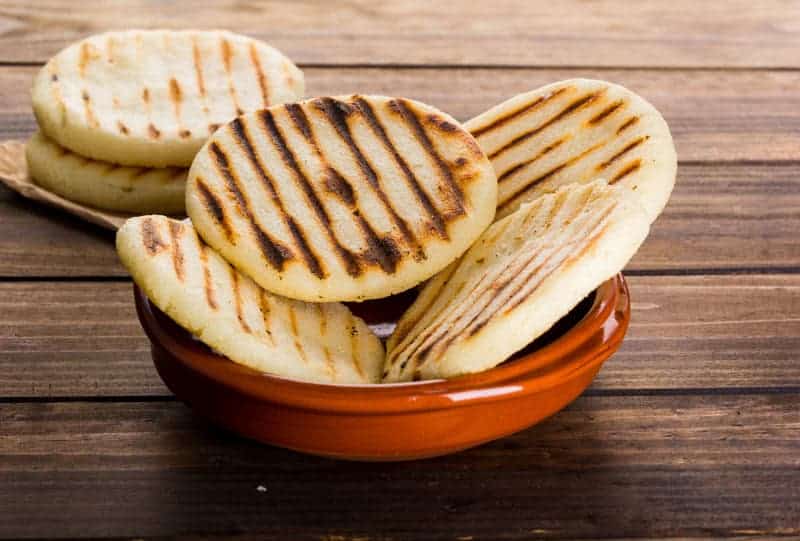 Cómo hacer Arepas Venezolanas en 6 pasos - Paulina Cocina