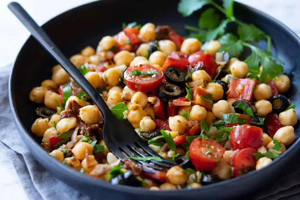 Ensalada de Garbanzos y Tomate - Paulina Cocina