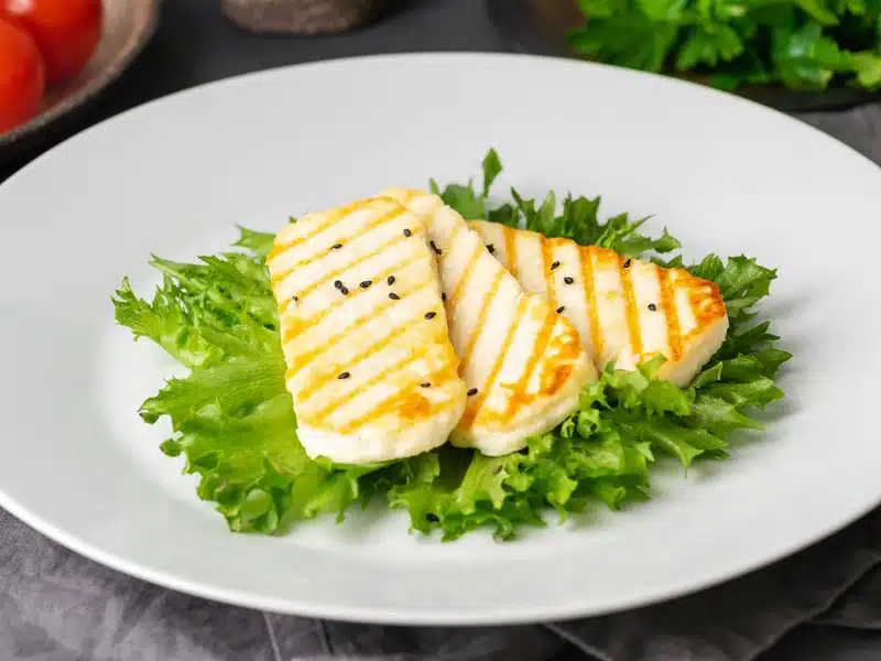 Queso Halloumi en ensalada