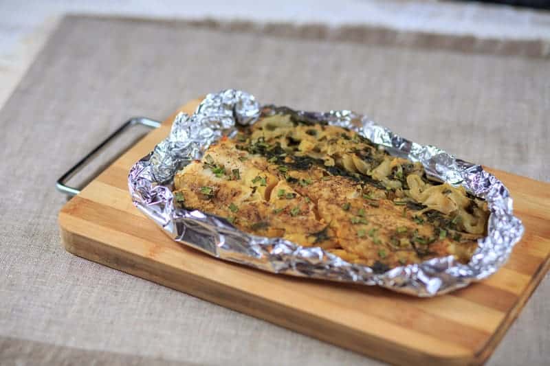 Cómo preparar filet de merluza al horno con verduras