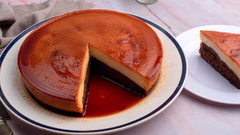 El mejor Chocoflan o Torta Imposible casero - Paulina Cocina