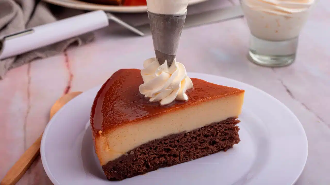 Vídeo-receta: Chocoflan o pastel imposible - Blog de recetas de