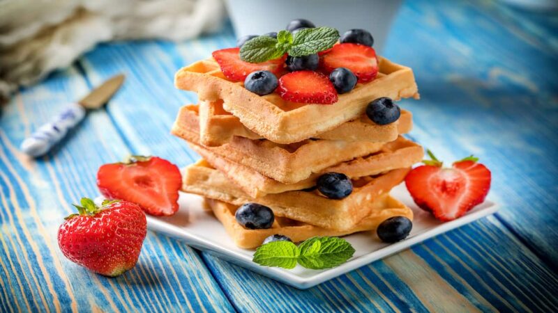 Homemade Belgian waffles: unique recipe for a breakfast or snack healthy waffles