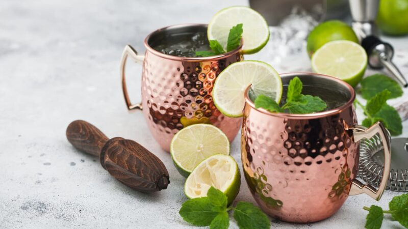 Lot De 8 Mugs Moscow Mule En Cuivre - 540 Ml - Acier Inoxydable Plaqué Cuivre - Avec Pailles Et Doseur - Pour Cocktails, Boissons Froides