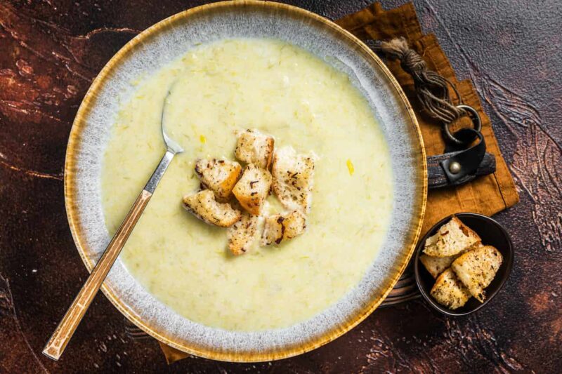 I discovered the delicious recipe for vichyssoise: cold leek cream vichyssoise easy recipe