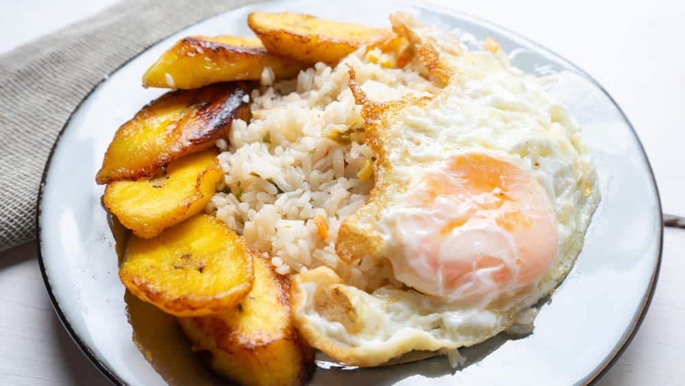 Arroz a la Cubana: Receta en 5 pasos - Paulina Cocina