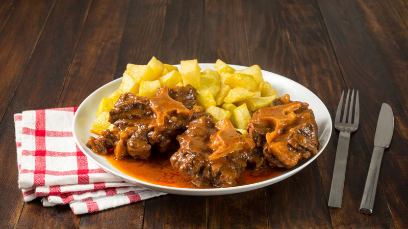 How to make stewed oxtail in red wine