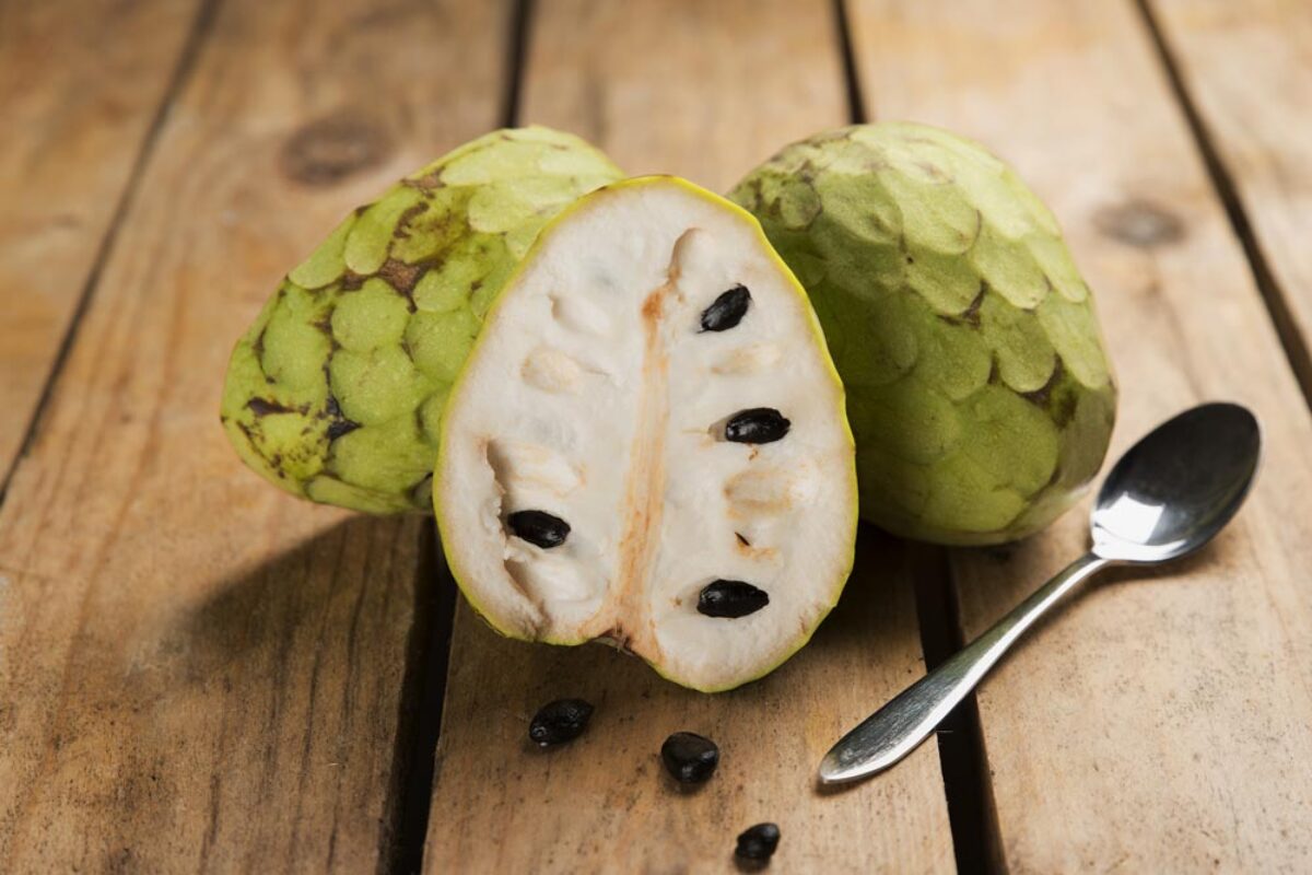 La chirimoya: una fruta tropical única - Paulina Cocina