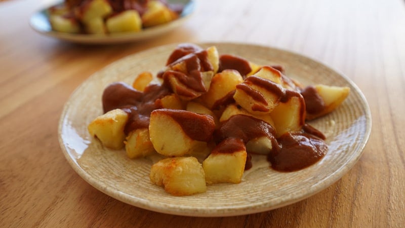 Bravas potatoes with traditional sauce, Paulina Cocina style sauce and fake aioli<strong> </strong>“/></figure>
<h2 class= Sauce for bravas potatoes