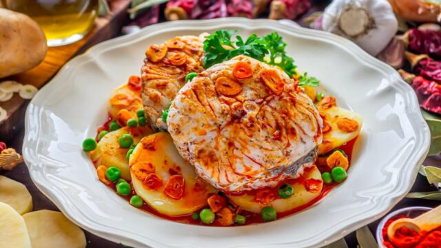 Merluza a la Gallega: La receta con la que siempre sorprendo como hacer la receta de merluza a la gallega