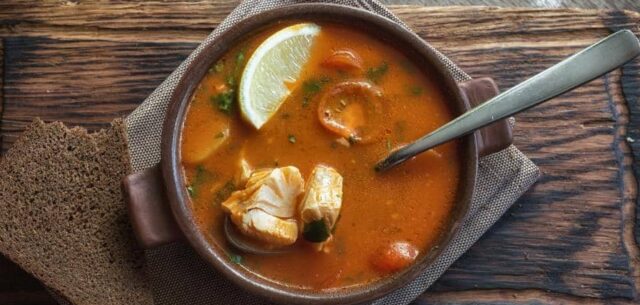 El marmitako, todo para hacer el famoso guiso de la cocina vasca receta fácil de marmitako