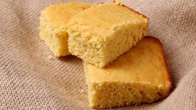 Easy and creamy corn bread recipe in a blender. A genius how to make corn bread