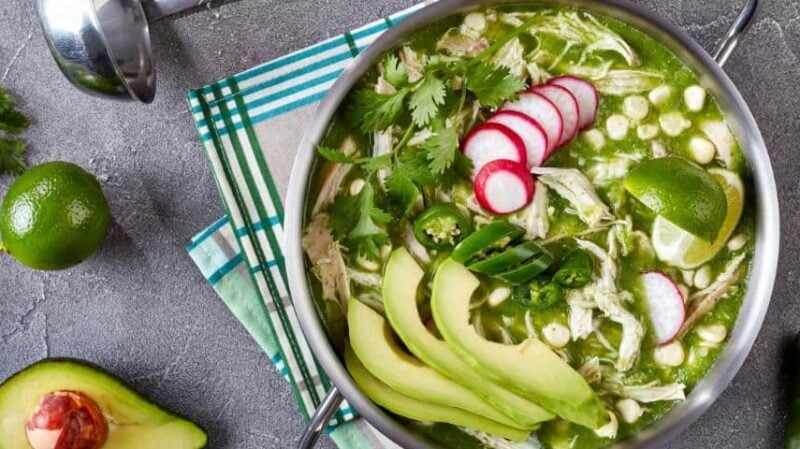 receta fácil de pozole verde de pollo