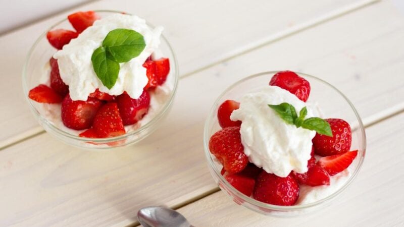 receta fácil de fresas con crema