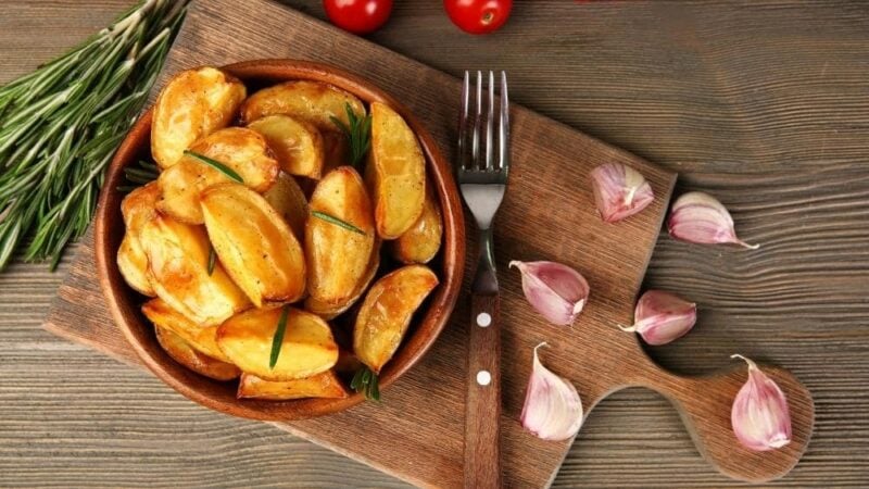 how to make potato wedges