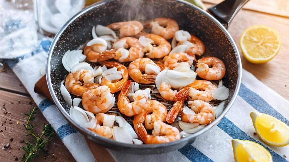 prepara camarones al mojo de ajo caseros