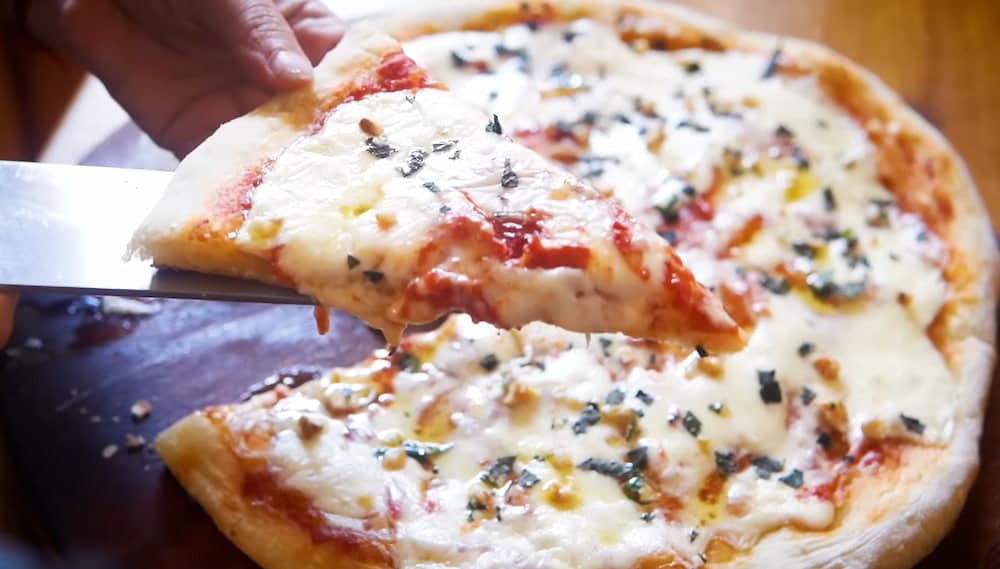 receta casera paso a paso de pizza sin amasar
